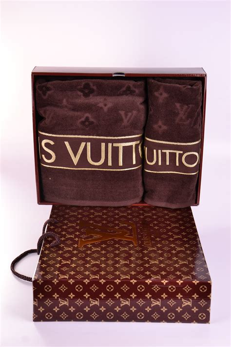 louis vuitton towel set.